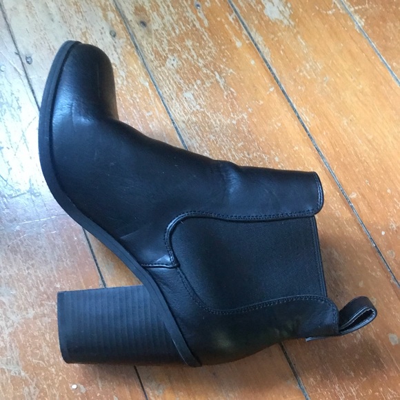 Lipstick Jada Ankle Boots - Picture 7 of 10